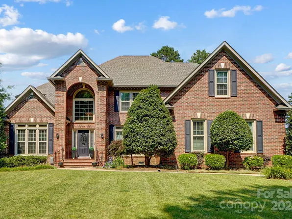 814 Pine Forest Rd, Charlotte, NC 28214