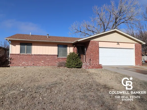 2017 E Crestway Dr, Garden City, KS 67846