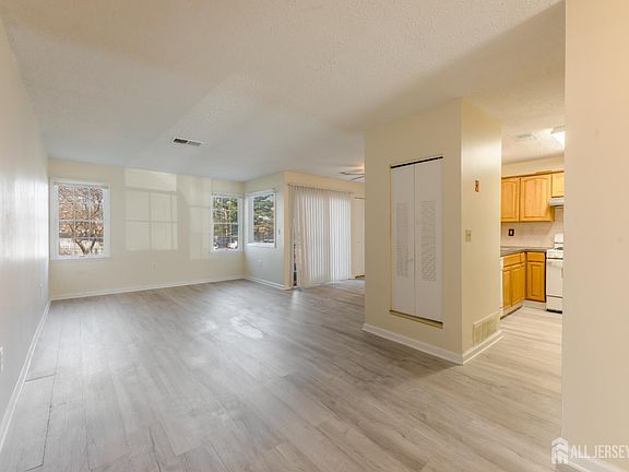 3rd image of 210 Edpas Rd