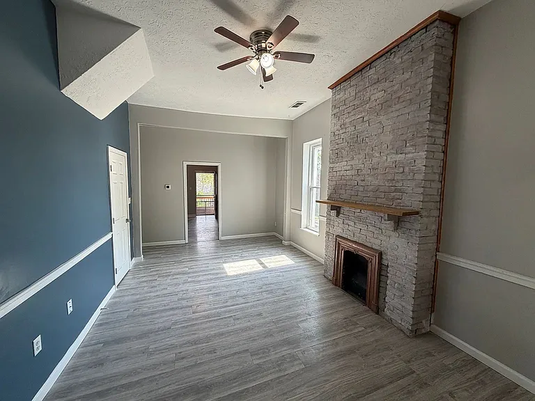 531 E Chestnut St #2 — Photo 8