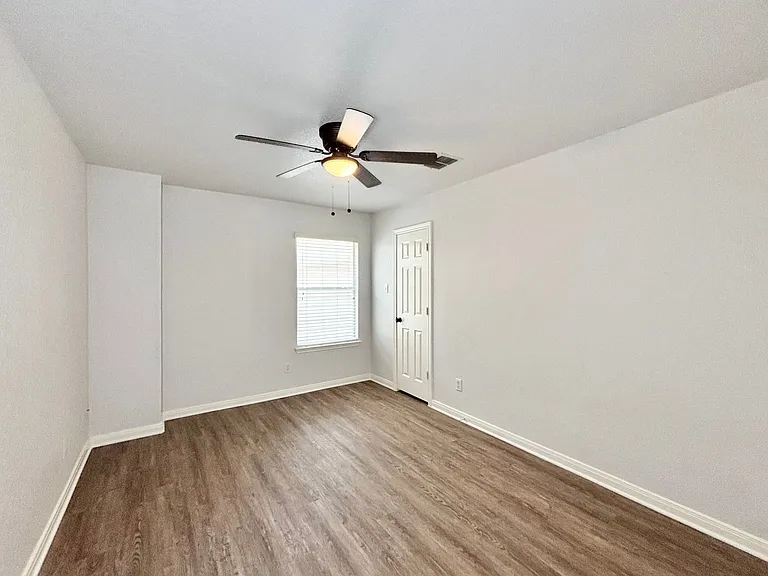 20527 Cliff Park — Photo 21