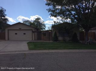84 W Tamarack Cir, Parachute, CO 81635