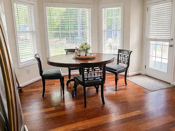 3rd image of 3946 Saint George Ter SW