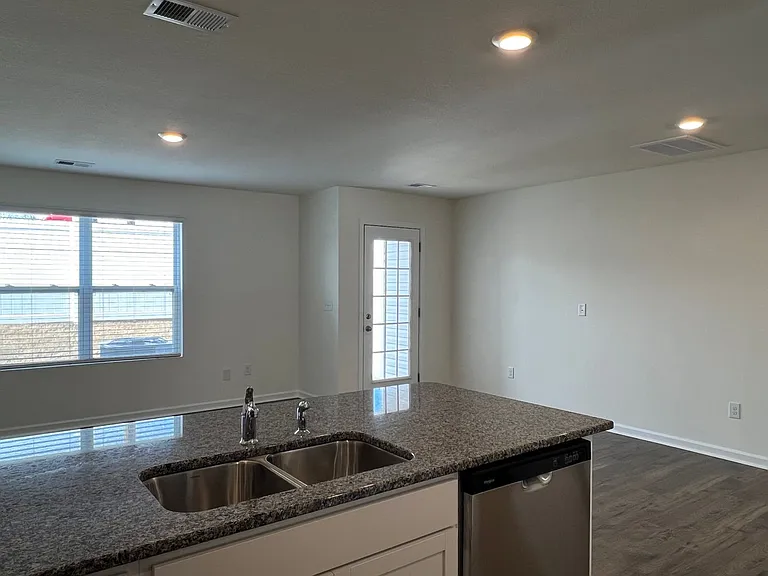 724 Theobald Way — Photo 9