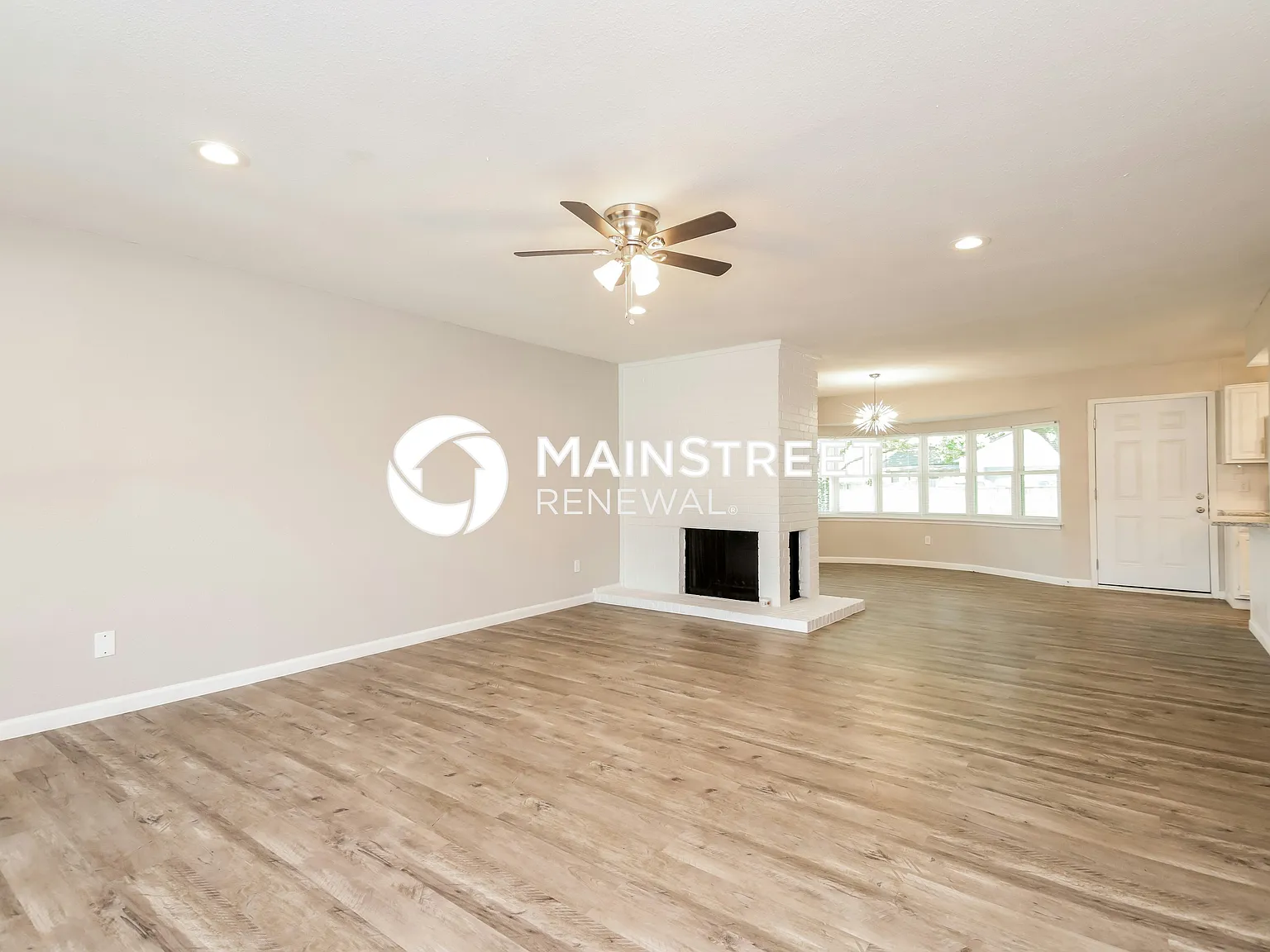 2904 Chancellor Dr — Photo 3