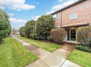38 Bryon Rd #5, Chestnut Hill, MA 02467