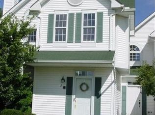 2 Vista Cir #31A, North Olmsted, OH 44070