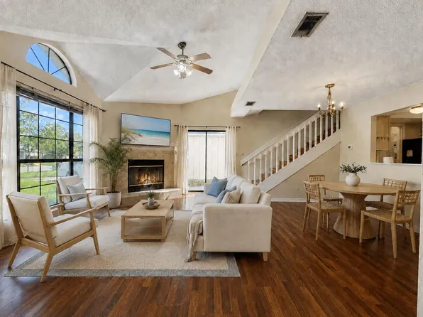 1900 Squirrel Path, Fort Walton Beach, FL 32547