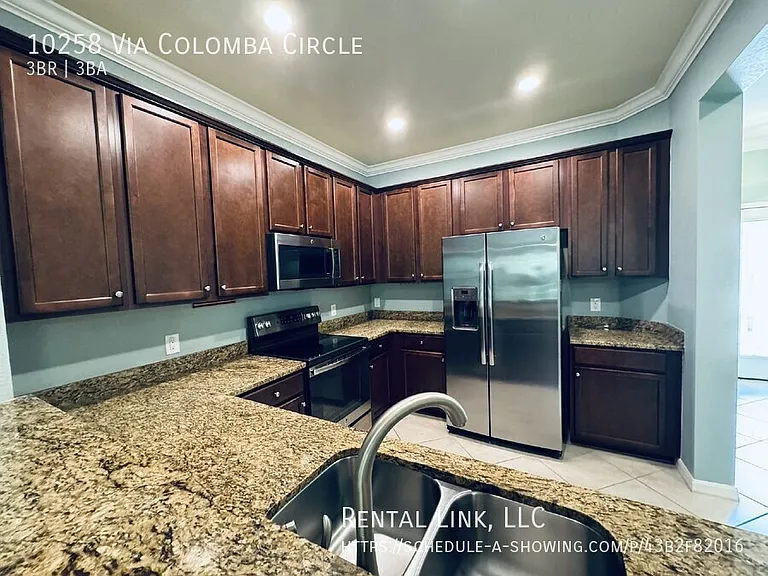 10258 Via Colomba Cir — Photo 6
