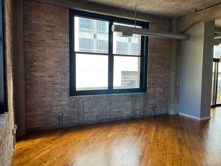 210 S Desplaines St #307 — Photo 28