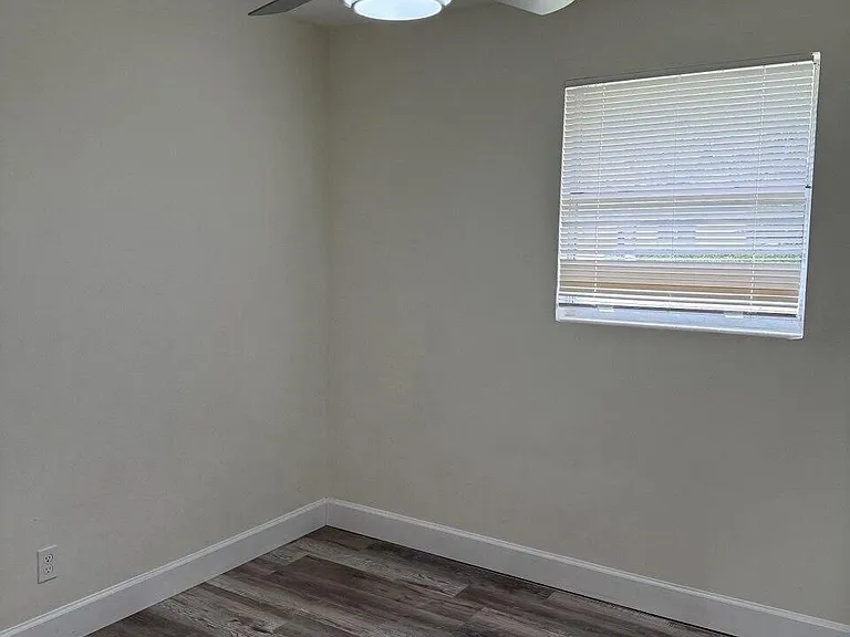 7262 Kivler Dr — Photo 11