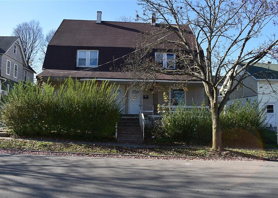 2nd image of 18 Birch St #5
