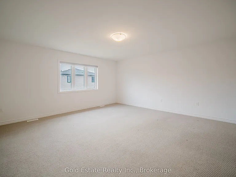 19 McLaren Ave — Photo 32