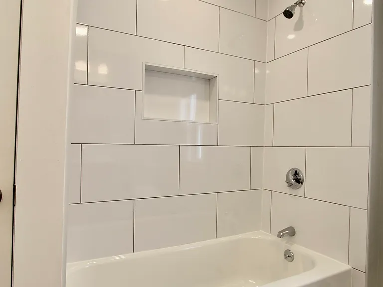 4 Sheridan St #1 — Photo 3