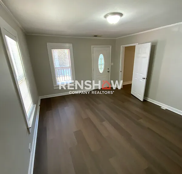 218 Stadium St — Photo 3