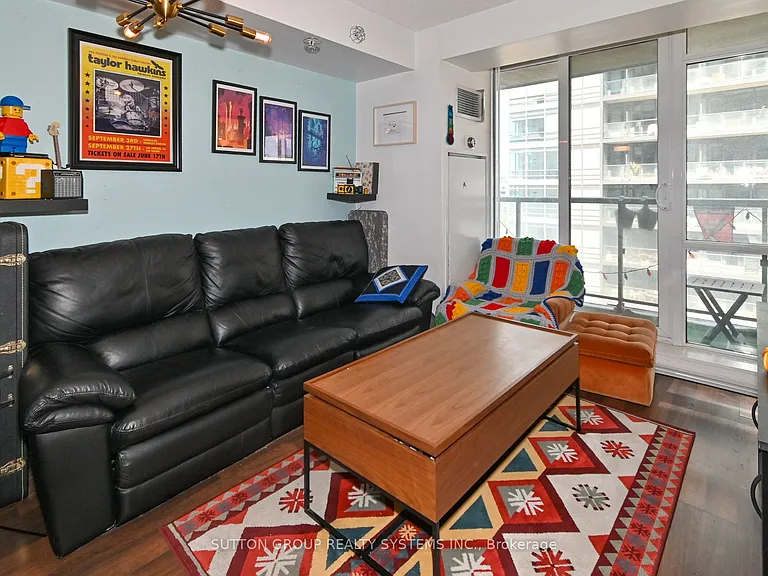 20 Joe Shuster Way #705 — Photo 9