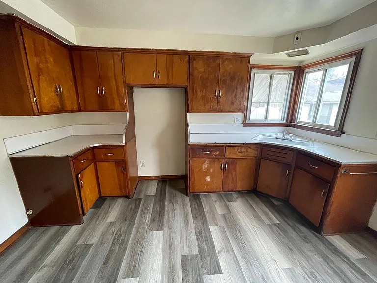 2827 W Bobolink Ave — Photo 8