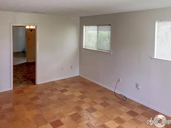 2nd image of 3642 Lang St