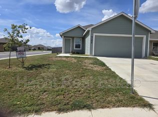 9204 James Bowie, Seguin, TX 78155