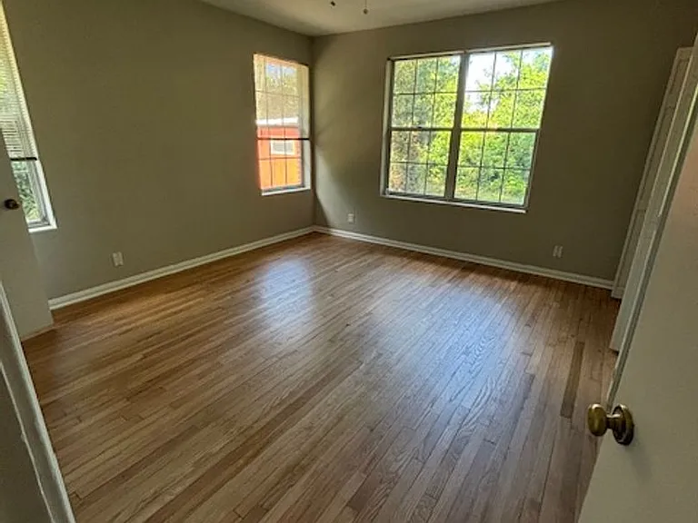 5321 Rollins Ave — Photo 18