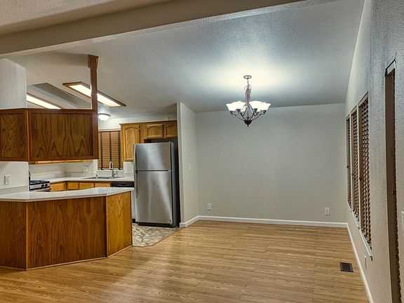 3rd image of 420 Los Encinos Ave #420