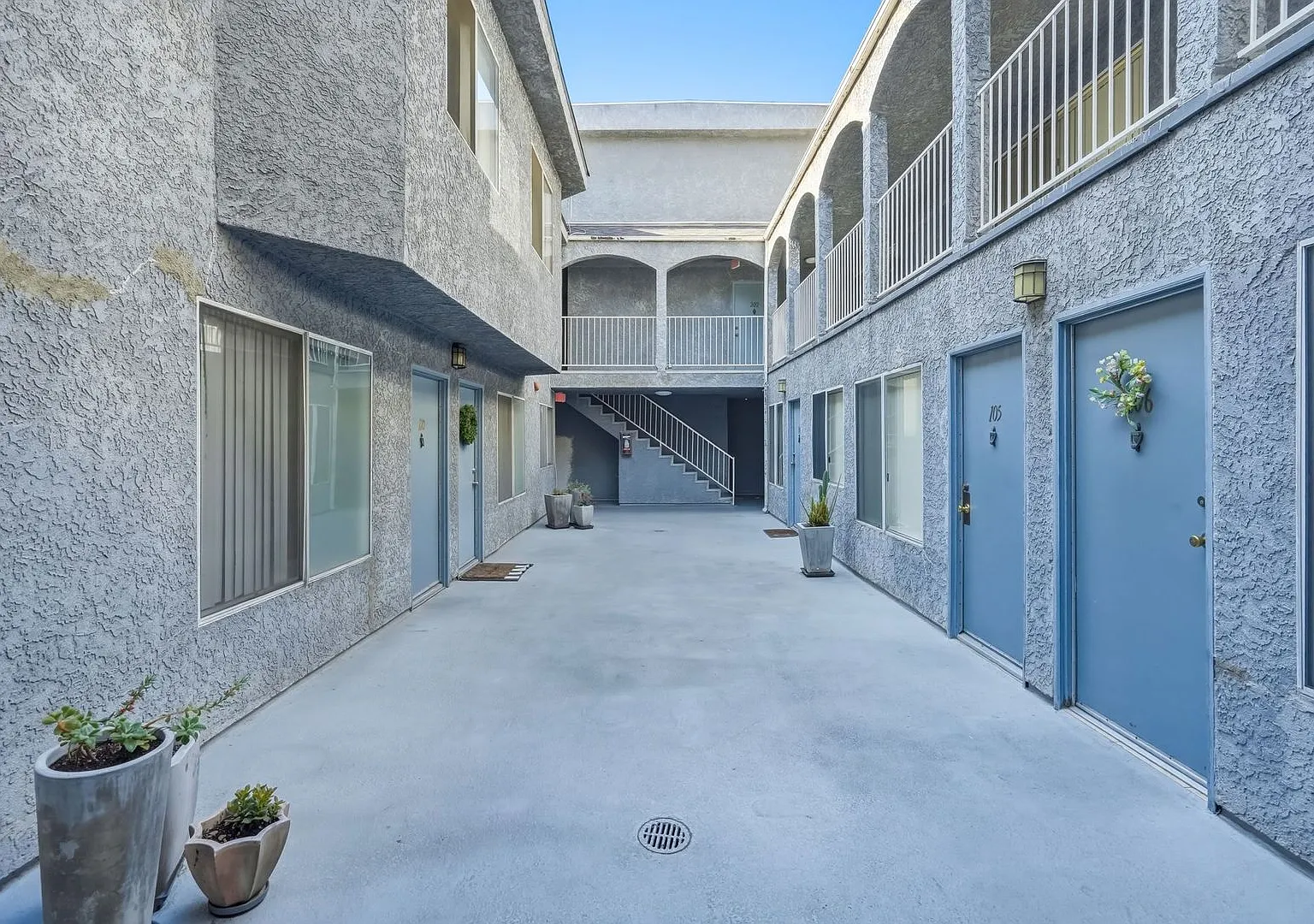 Camarillo10845 — Photo 2