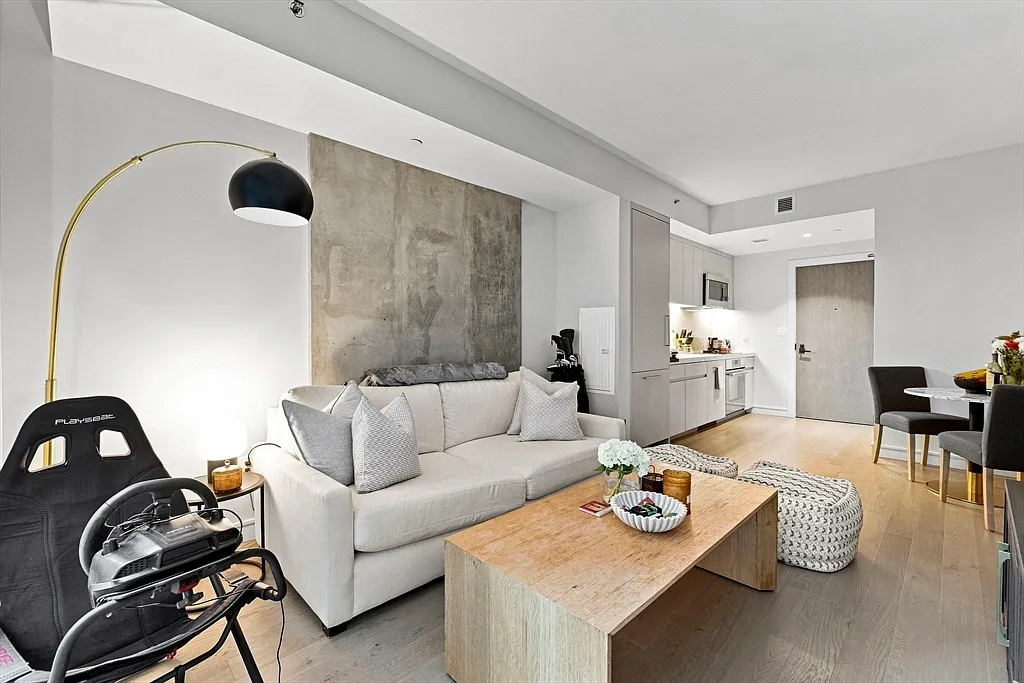 1 bed, 1.0 bath, 570 sqft, $4,500 — Photo 3