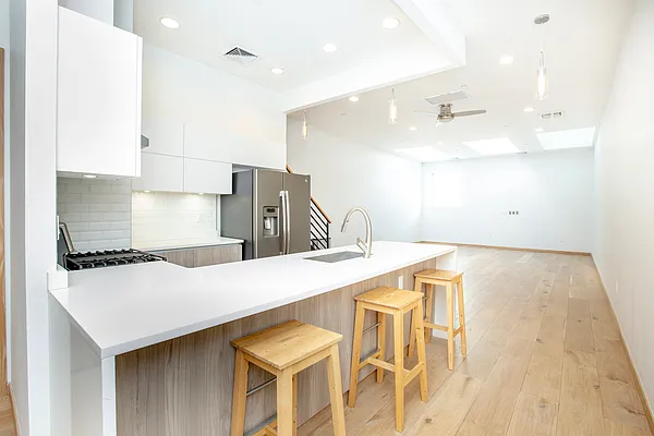 Rented by HCRE | media 1