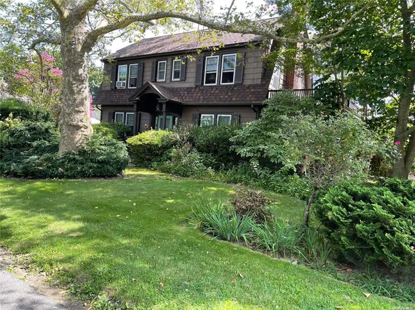 112 Carman, Amityville, NY 11701