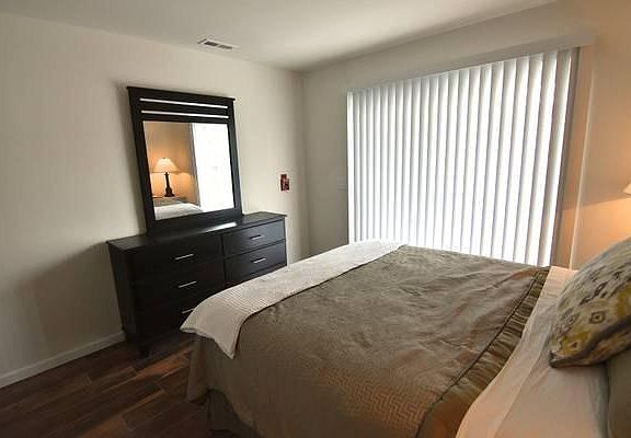 2nd image of 4616 Sansom St #1