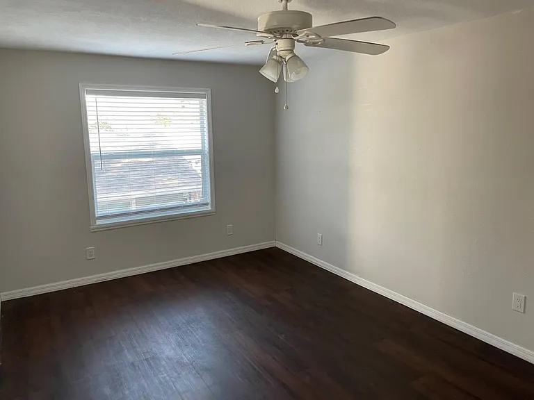 334 21st Ave S #6 — Photo 14