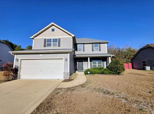 389 Roanoke Dr, Raeford, NC 28376