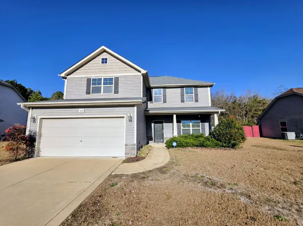 389 Roanoke Dr, Raeford, NC 28376