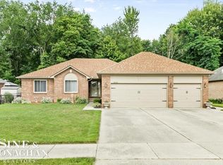 50802 Oaks Dr, Chesterfield, MI 48047