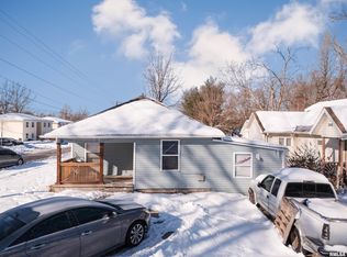 1201 N 11th St, Herrin, IL 62948