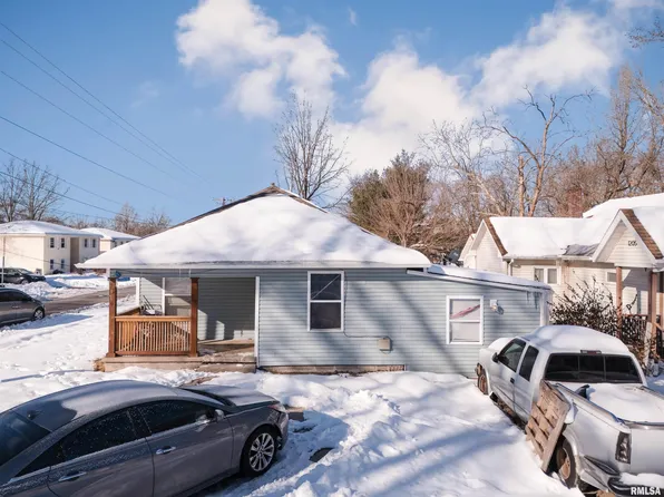 1201 N 11th St, Herrin, IL 62948