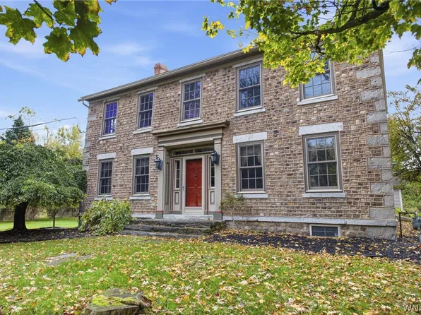 9295 Fargo Rd, Stafford, NY 14143