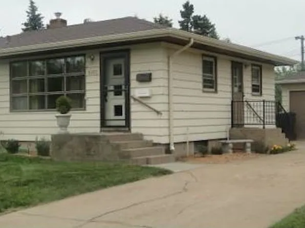 3320 1st Ave E, Hibbing, MN 55746