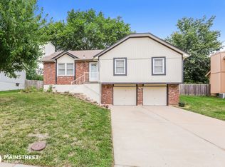 1128 NE Bryco Dr, Lees Summit, MO 64086