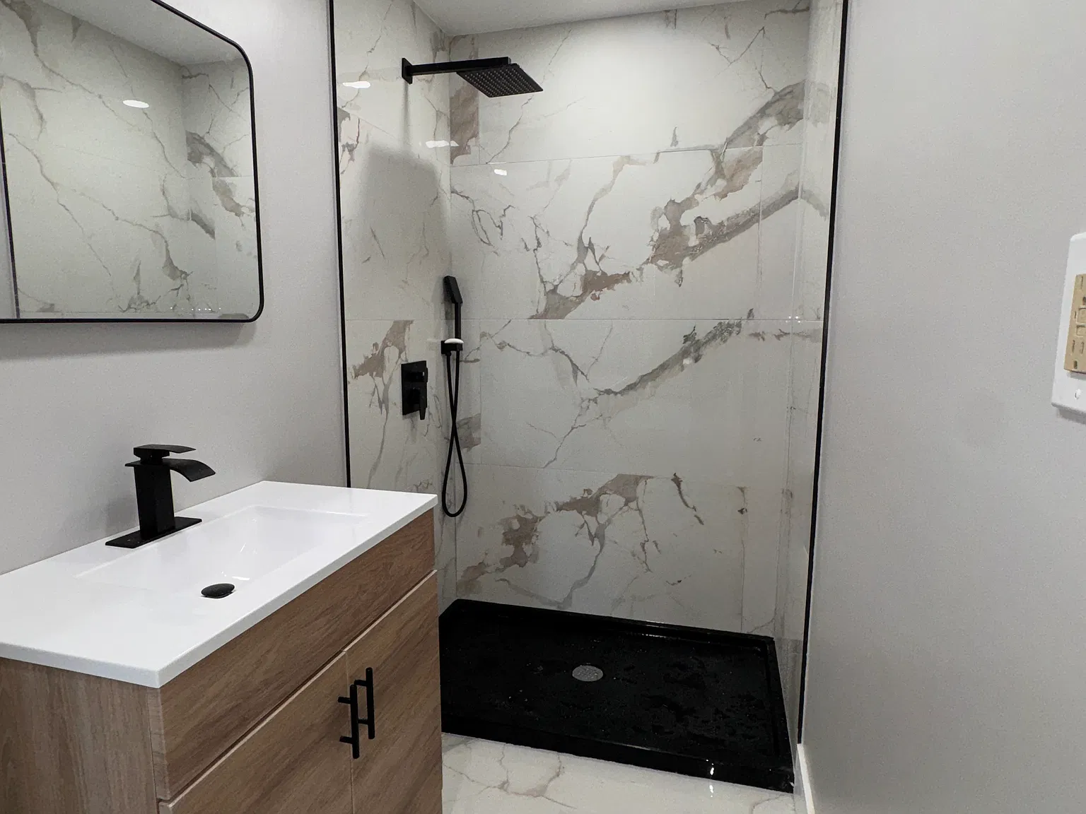 3 bed, 1000 sqft, $2,500 — Photo 4