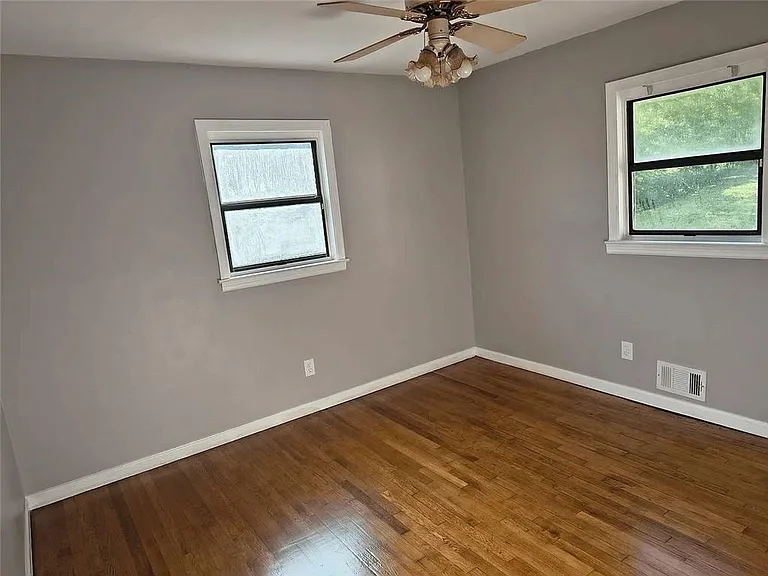 6271 Mountain Ct SE — Photo 6