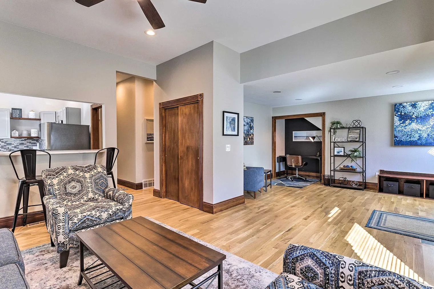 2 bed, 1.0 bath, 1345 sqft, $3,290 — Photo 3
