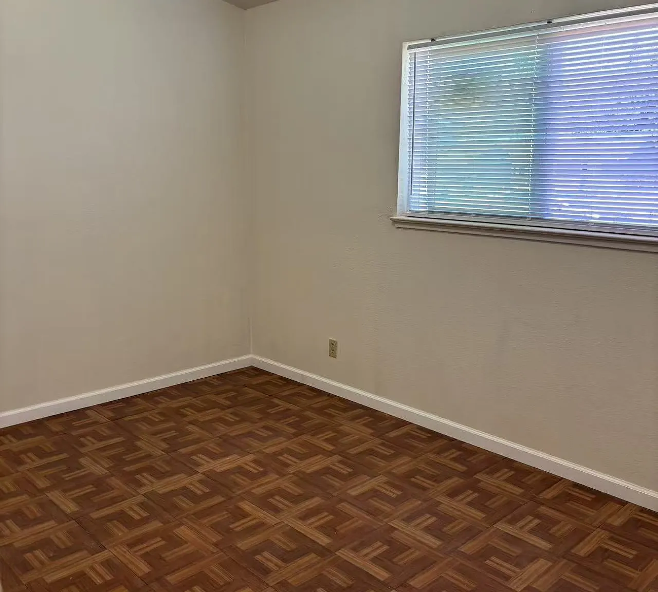 3 bed, 1428 sqft, $2,300 — Photo 3