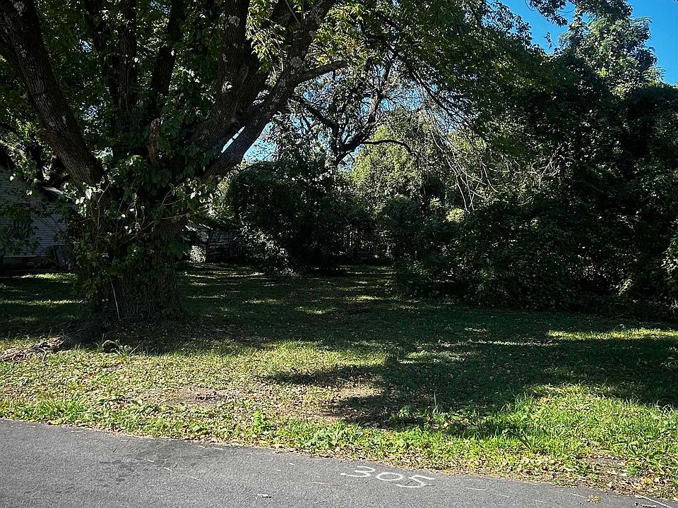 2nd image of 305 Cheryl St