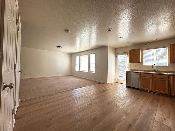 4th image of 5543 W Copper Park Dr