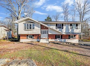 2123 Freedom Way, Pocono Summit, PA 18346