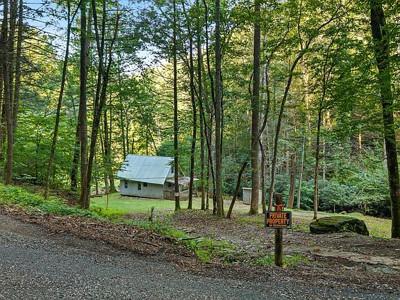2nd image of 1899 Cane Creek Mountain Rd
