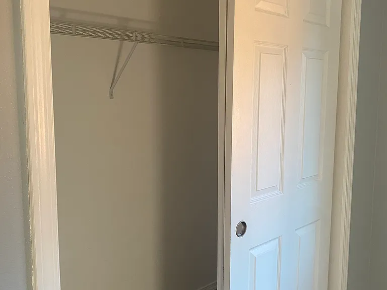 836 Fairmont Dr NE — Photo 9