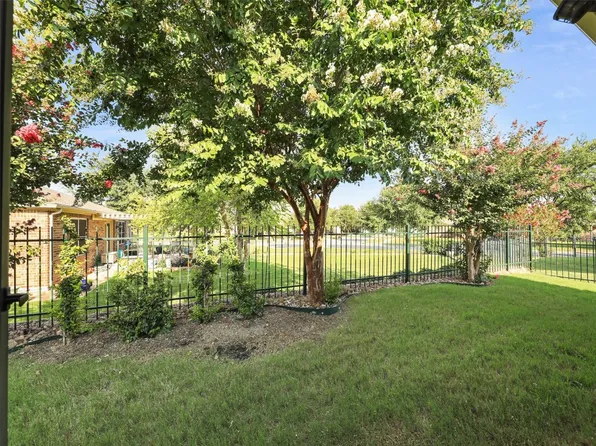 7738 Longaberger Dr, Frisco, TX 75036