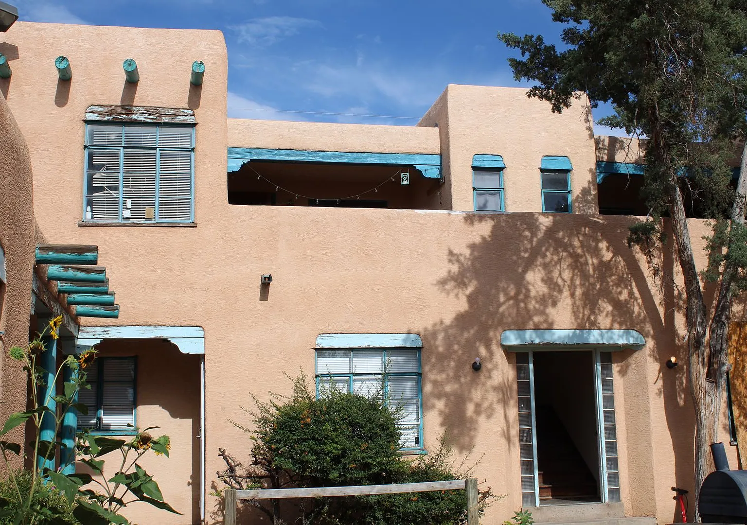 Pet Friendly 1-Bedroom Apartments — Photo 1
